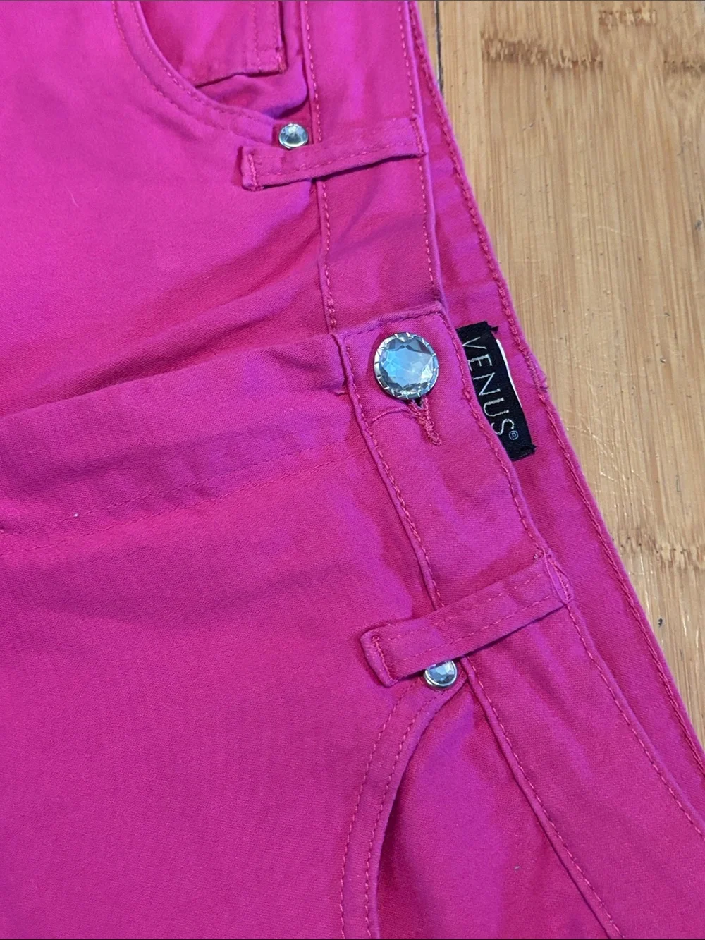 VENUS Hot Pink Stretch Capri Pants 8